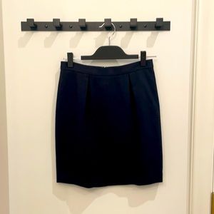 Banana Republic Navy skirt. Size 4.